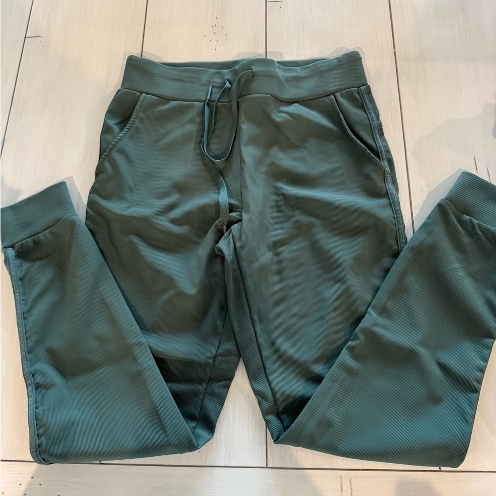 1st Phorm Women’s Green Jogger Pants